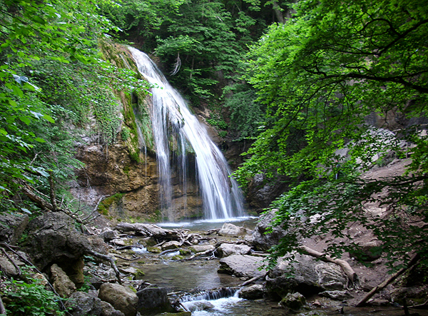 крымский водопад джур-джур