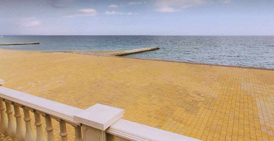 центральный пляж курорта Приморский