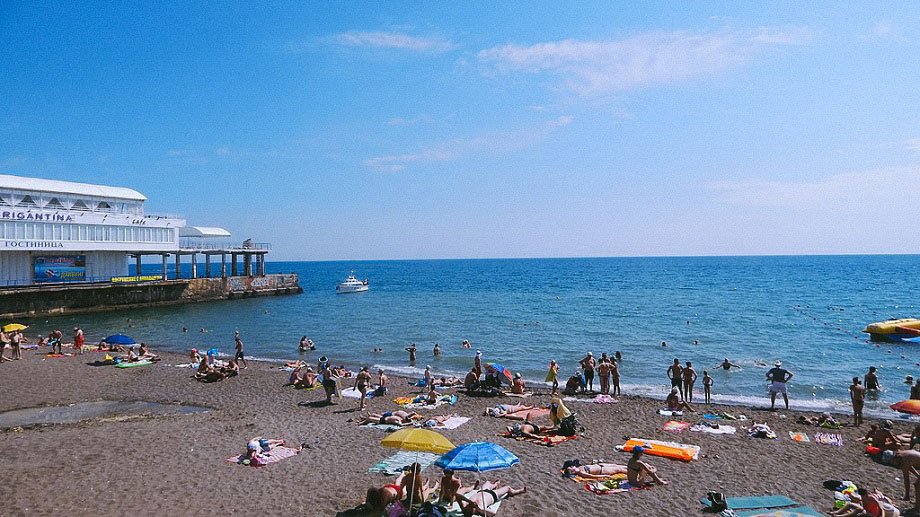 центральный пляж города судак