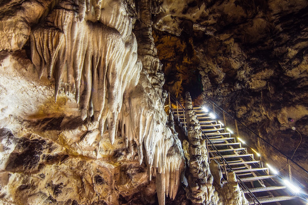 пещеры лаго наки