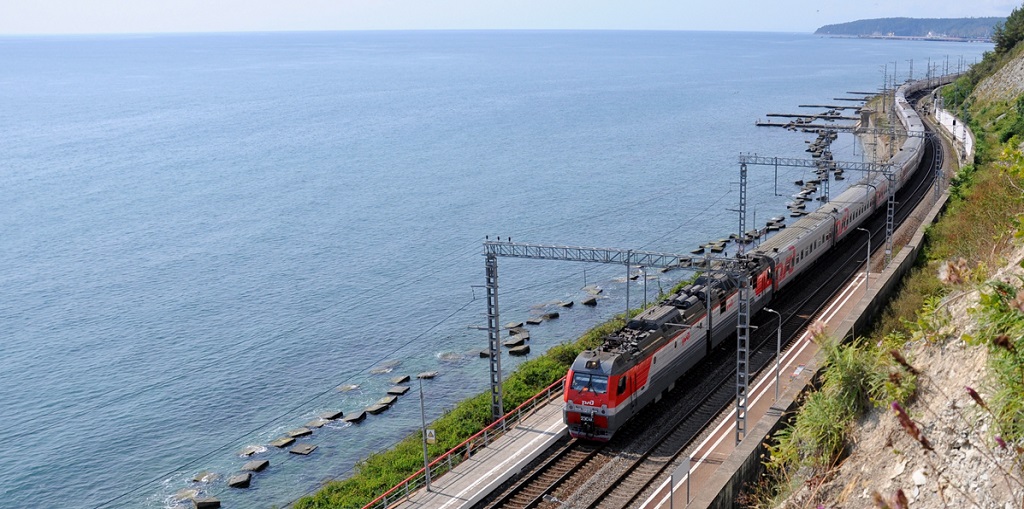 железная дорога на побережье черного моря